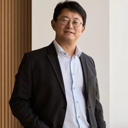Dong-Su Kim
