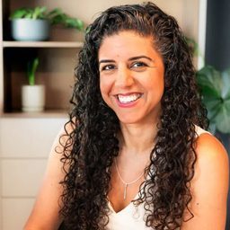 Shelly Zohar